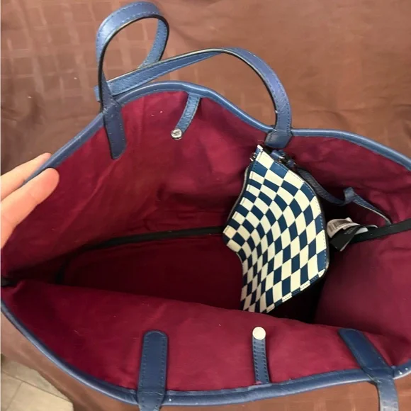 Don’t Panic Checkerboard Tote Bag w/ Matching Wristlet Pouch Navy Cream - Picture 6 of 7